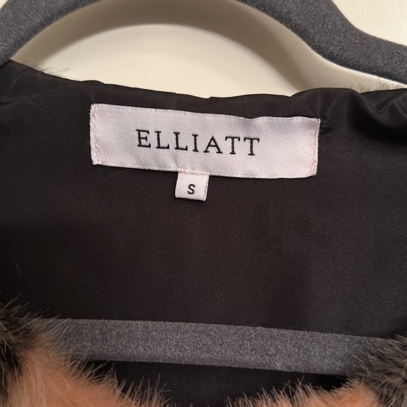 Elliatt Imogen Check Plaid Faux Fur Jacket. Size Small - Picture 5 of 9